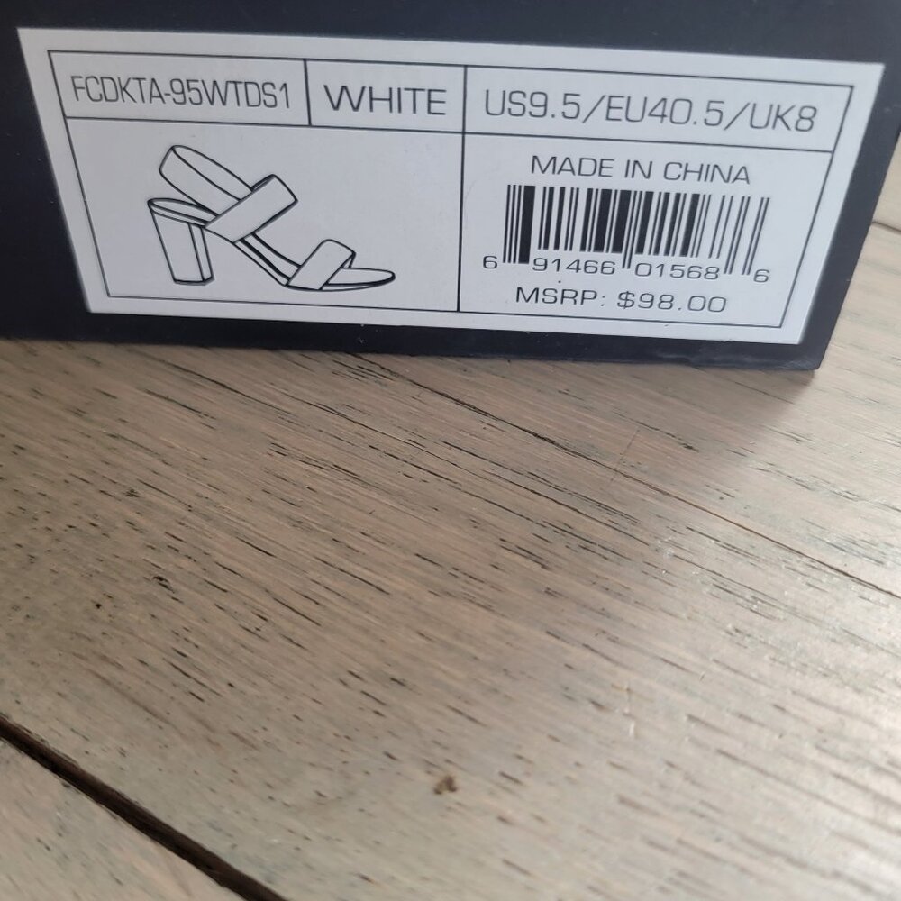 Chich black and white sandals